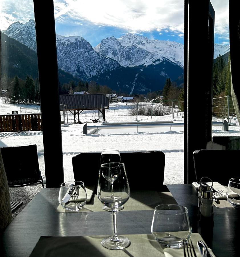 Hotel Restaurant Le Madame La Ferriere  Экстерьер фото