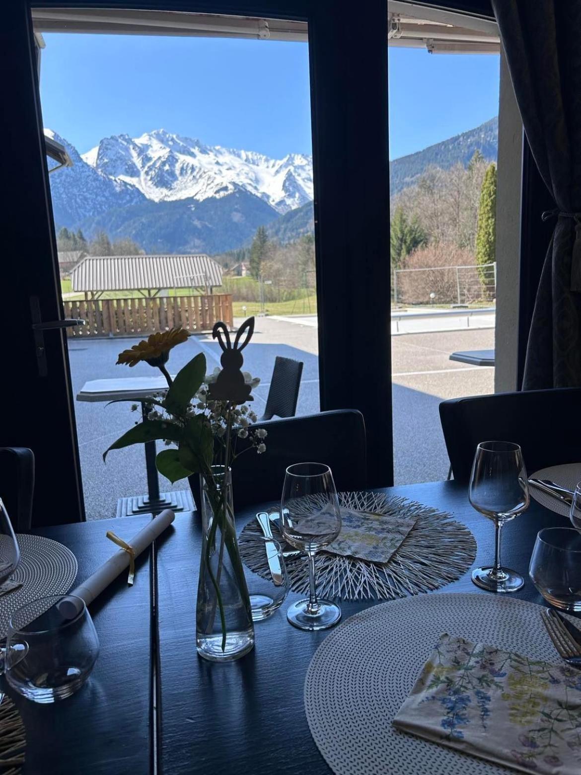 Hotel Restaurant Le Madame La Ferriere  Экстерьер фото